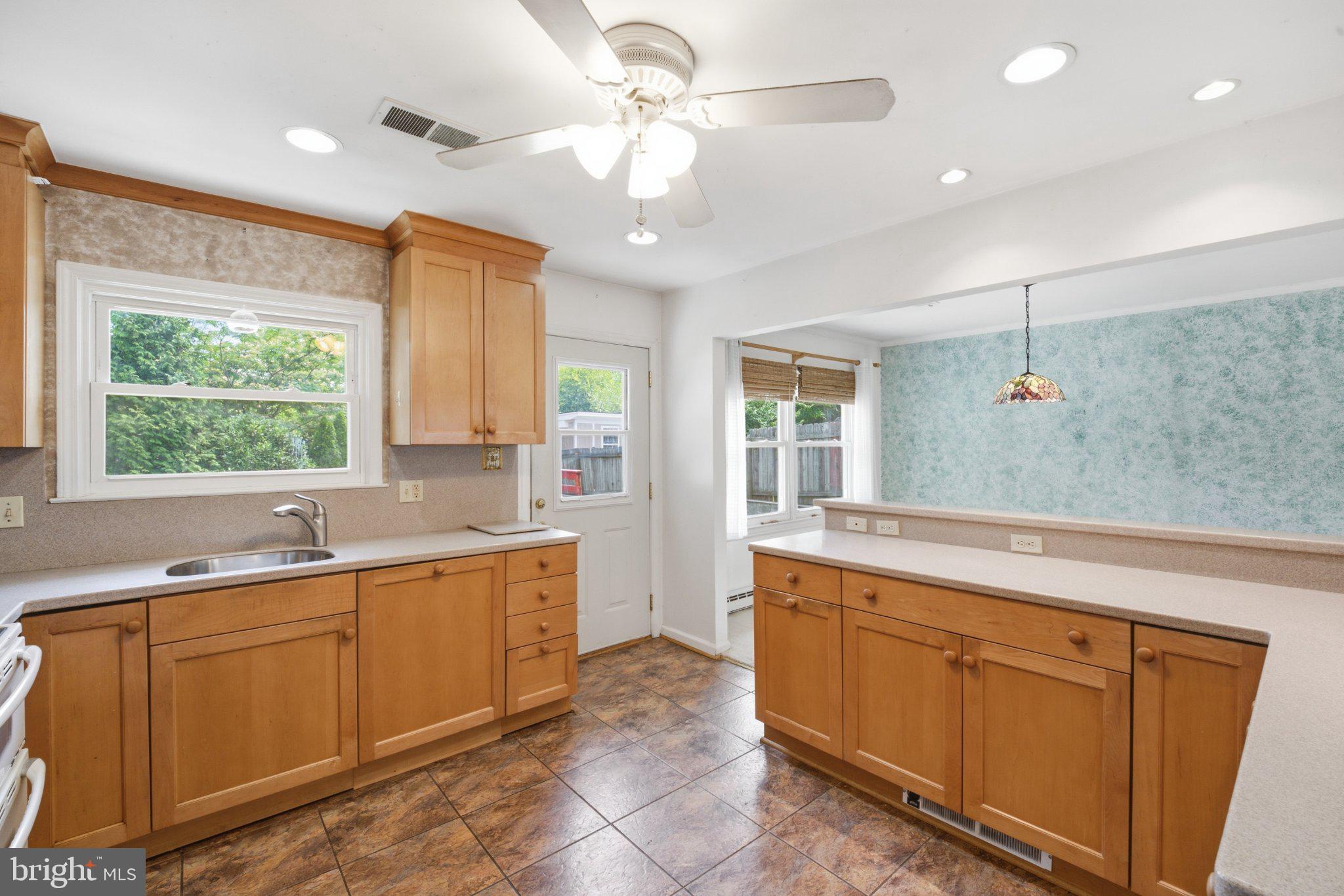 1206 East Iberia Road Sterling, VA 20164 - Photo 14 of 48