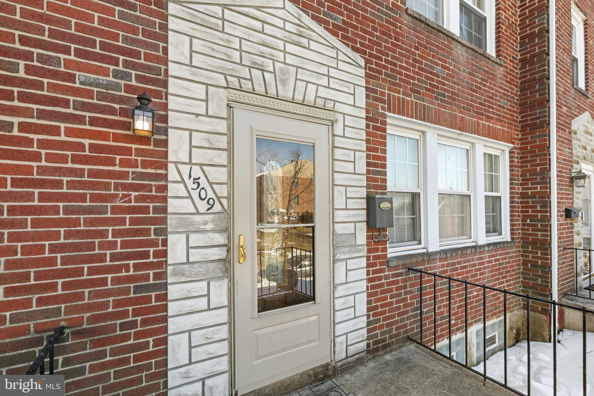 1509 Upshire Road Baltimore, MD 21218 - Photo 3 of 29