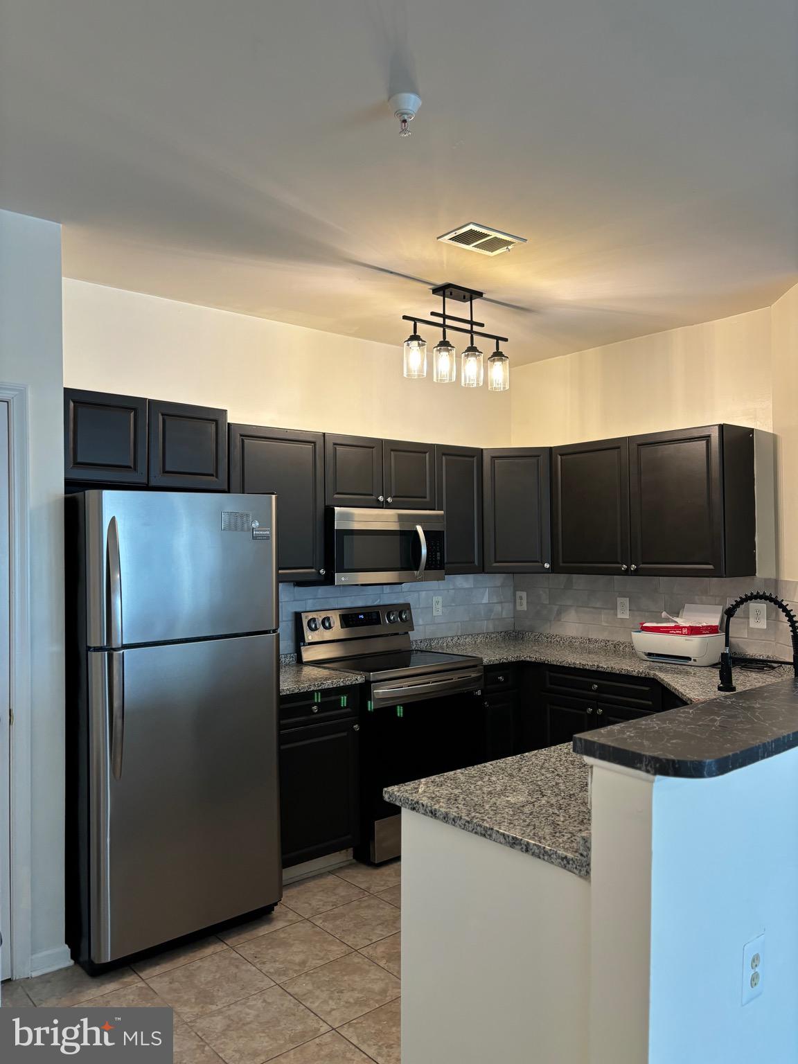 3114 Bellamy Way Suitland, MD 20746 - Photo 5 of 17