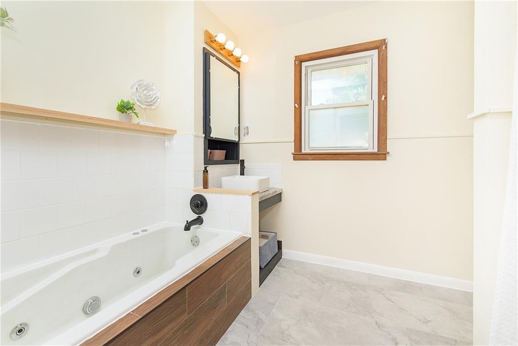 126 Grandison Road Greenfield, IN 46140 - Photo 17 of 25 Gallery Image 17