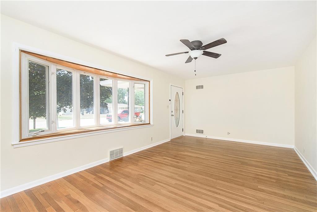 126 Grandison Road Greenfield, IN 46140 - Photo 10 of 25 Gallery Image 10