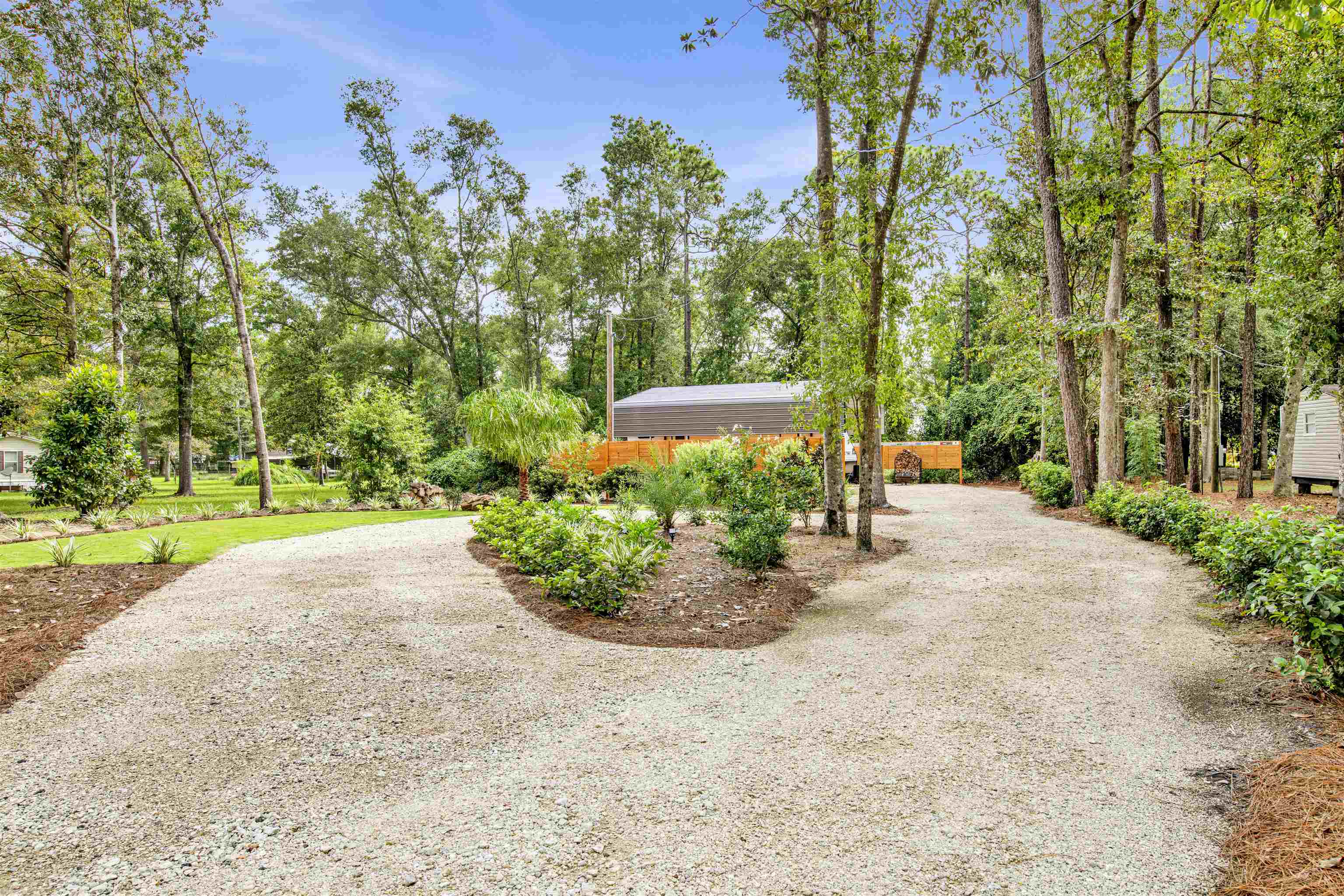 6874 Cook Road Foley, AL 36535 - Photo 3 of 24 Patio
