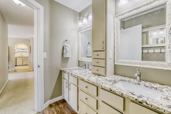 $185,000 | 7601 West 101st Street, Unit 312, Bloomington, MN 55438