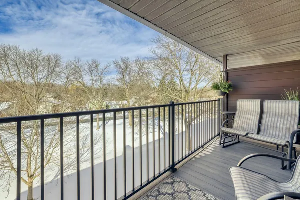 $185,000 | 7601 West 101st Street, Unit 312, Bloomington, MN 55438