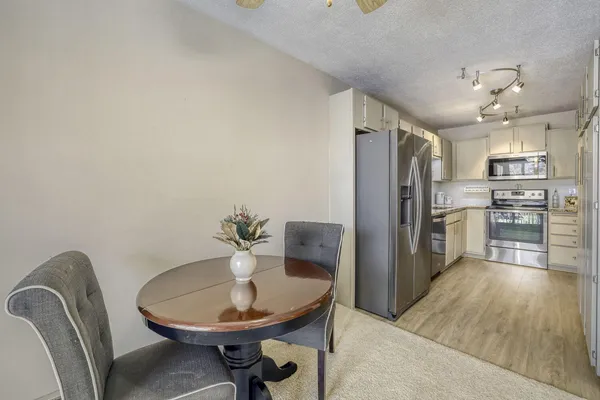 $185,000 | 7601 West 101st Street, Unit 312, Bloomington, MN 55438