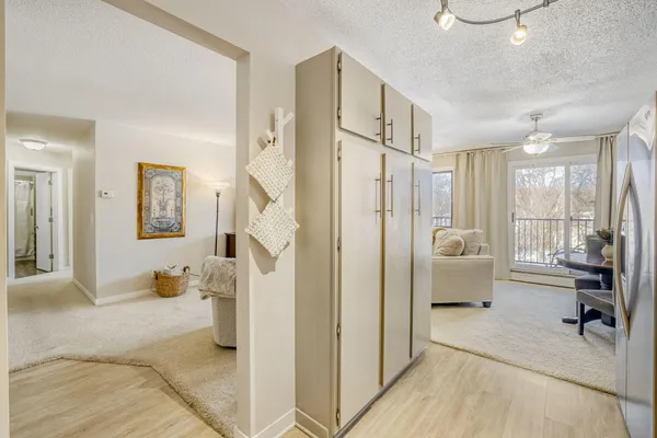 $185,000 | 7601 West 101st Street, Unit 312, Bloomington, MN 55438