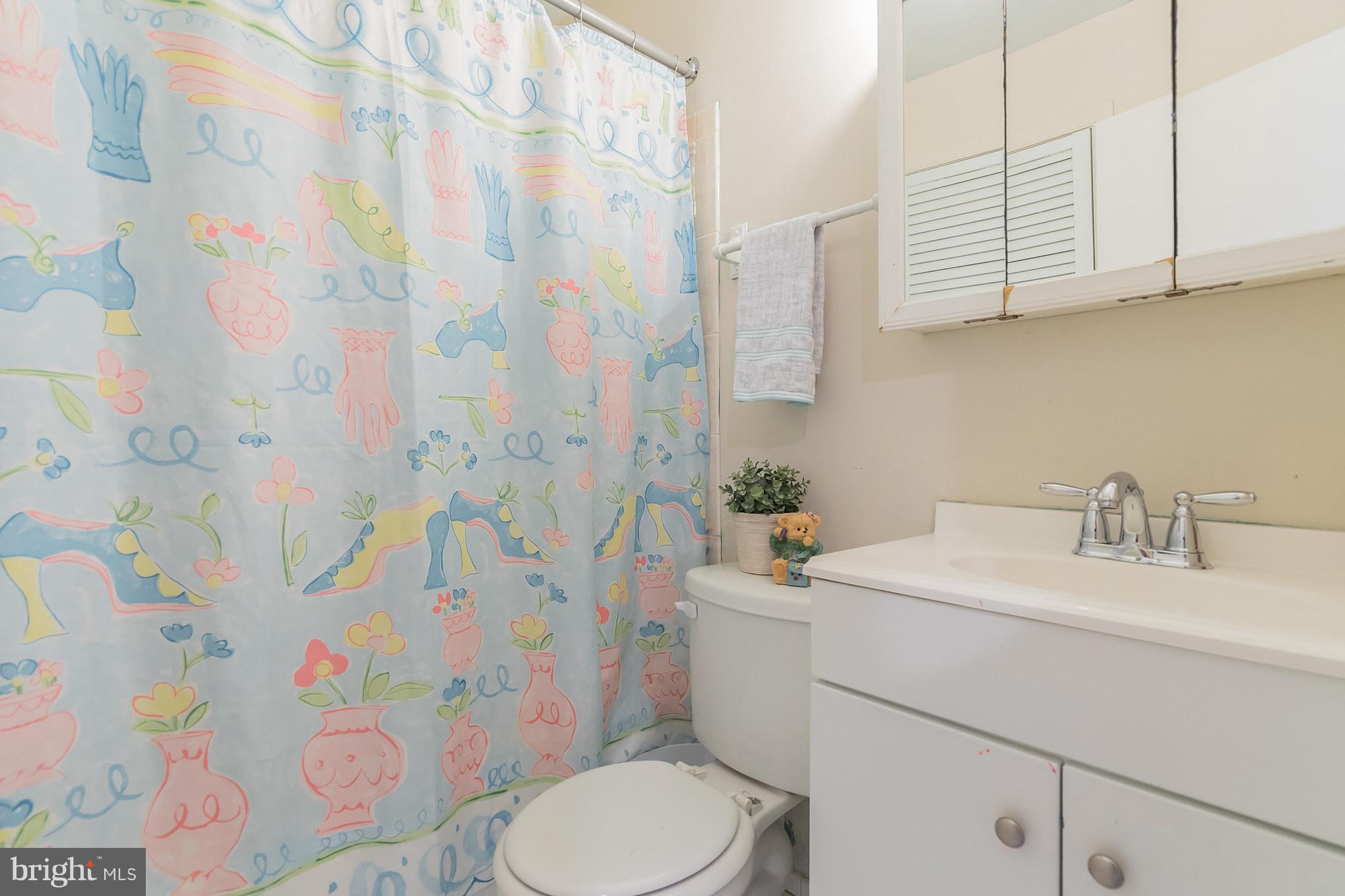 9383 Taney Road Manassas, VA 20110 - Photo 15 of 24 Bath