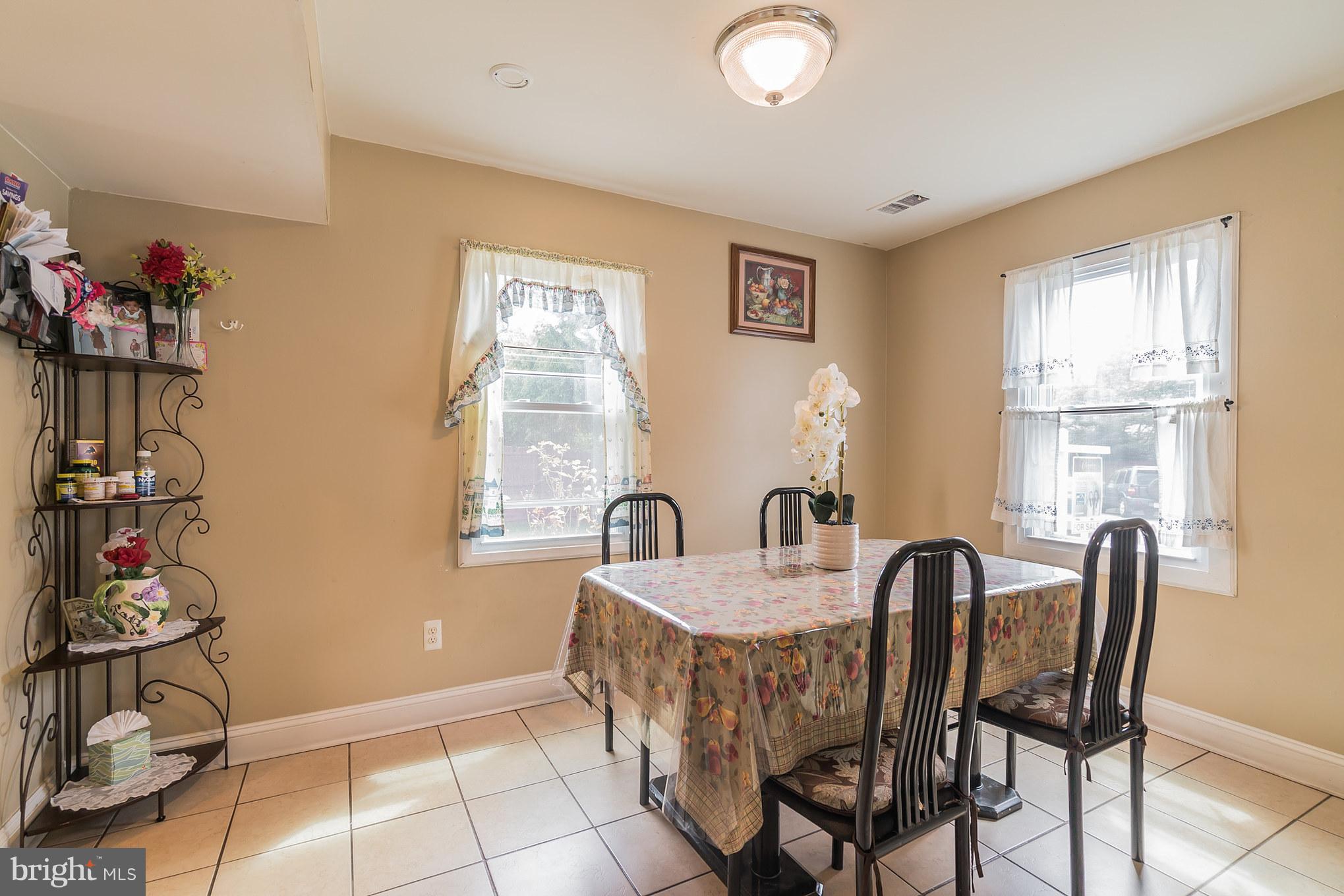 9383 Taney Road Manassas, VA 20110 - Photo 8 of 24 Dining Room