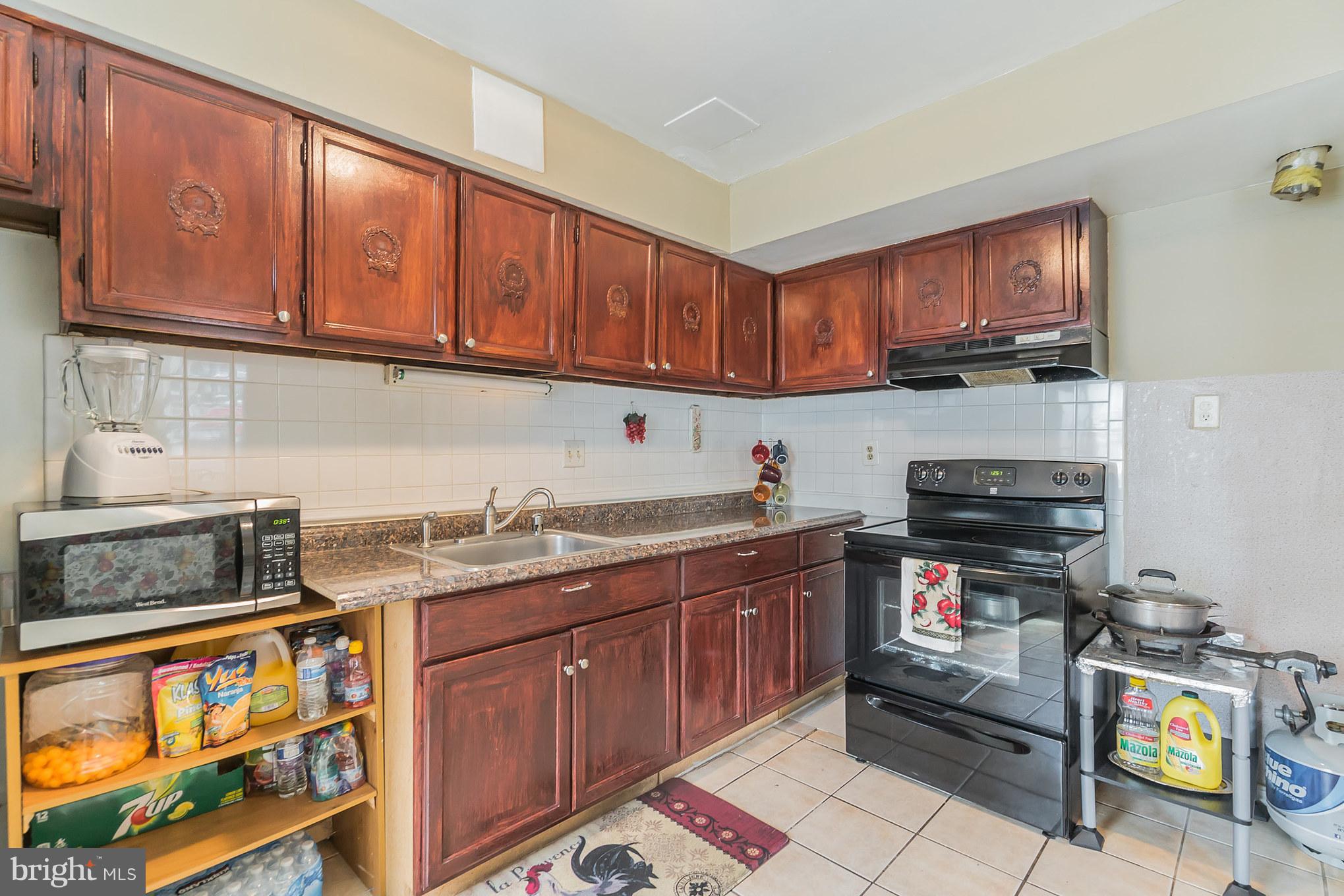 9383 Taney Road Manassas, VA 20110 - Photo 10 of 24 Kitchen
