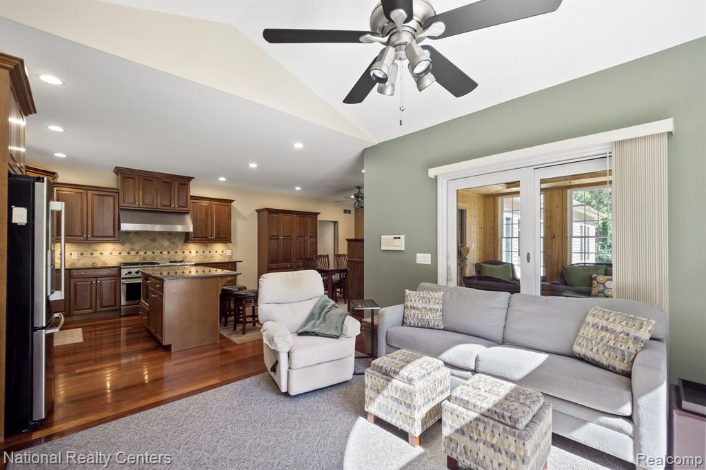 10180 Hadley Road Clarkston, MI 48348 - Photo 13 of 54