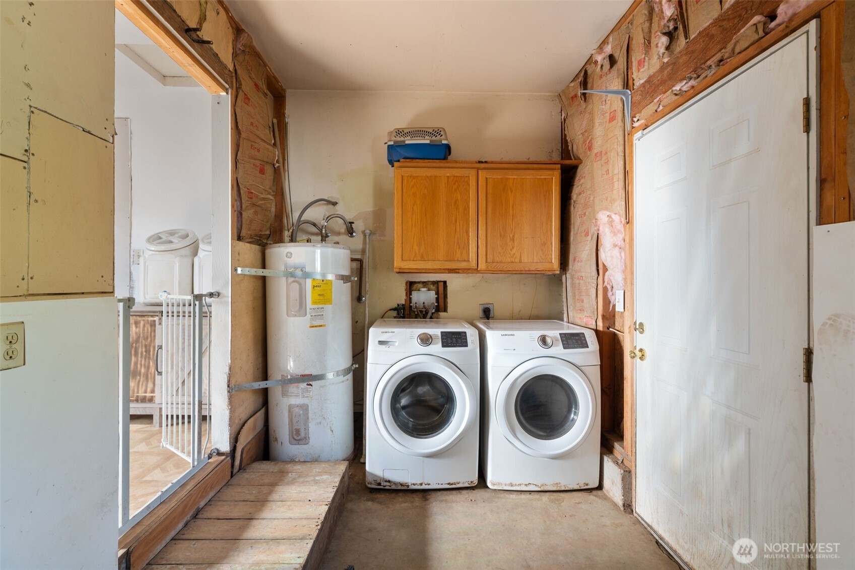 1003 Northwest Dexter Avenue Winlock, WA 98596 - Photo 25 of 39 a utility room with dryer and washer