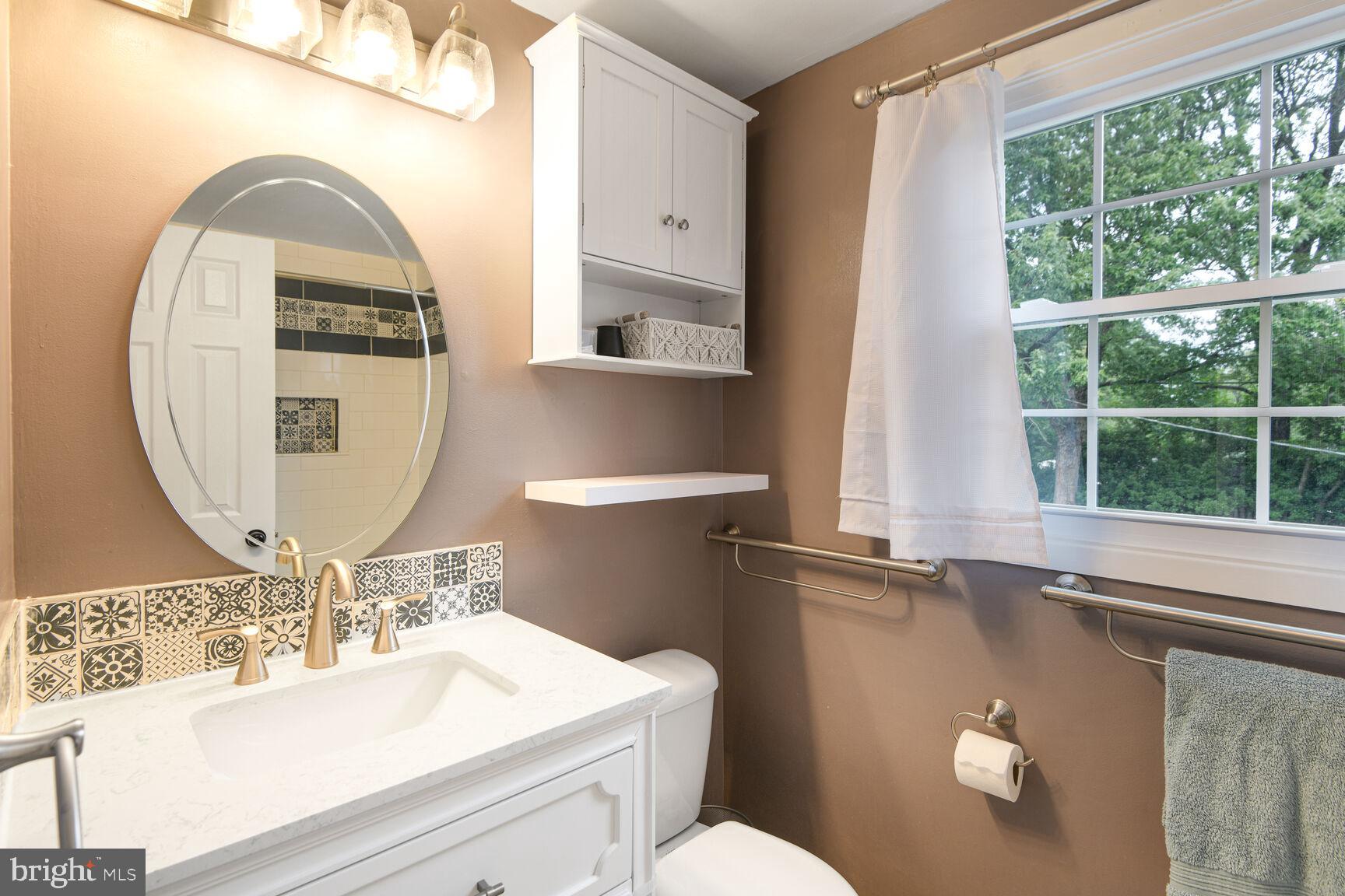 4918 Ridgeview Lane Bowie, MD 20715 - Photo 25 of 30 Hall Bathroom