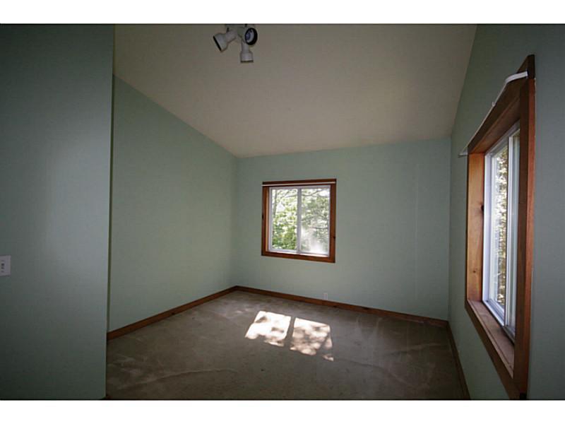 39 Summit Road Boothbay Harbor, ME 04538 - Photo 9 of 18 Bedroom.
