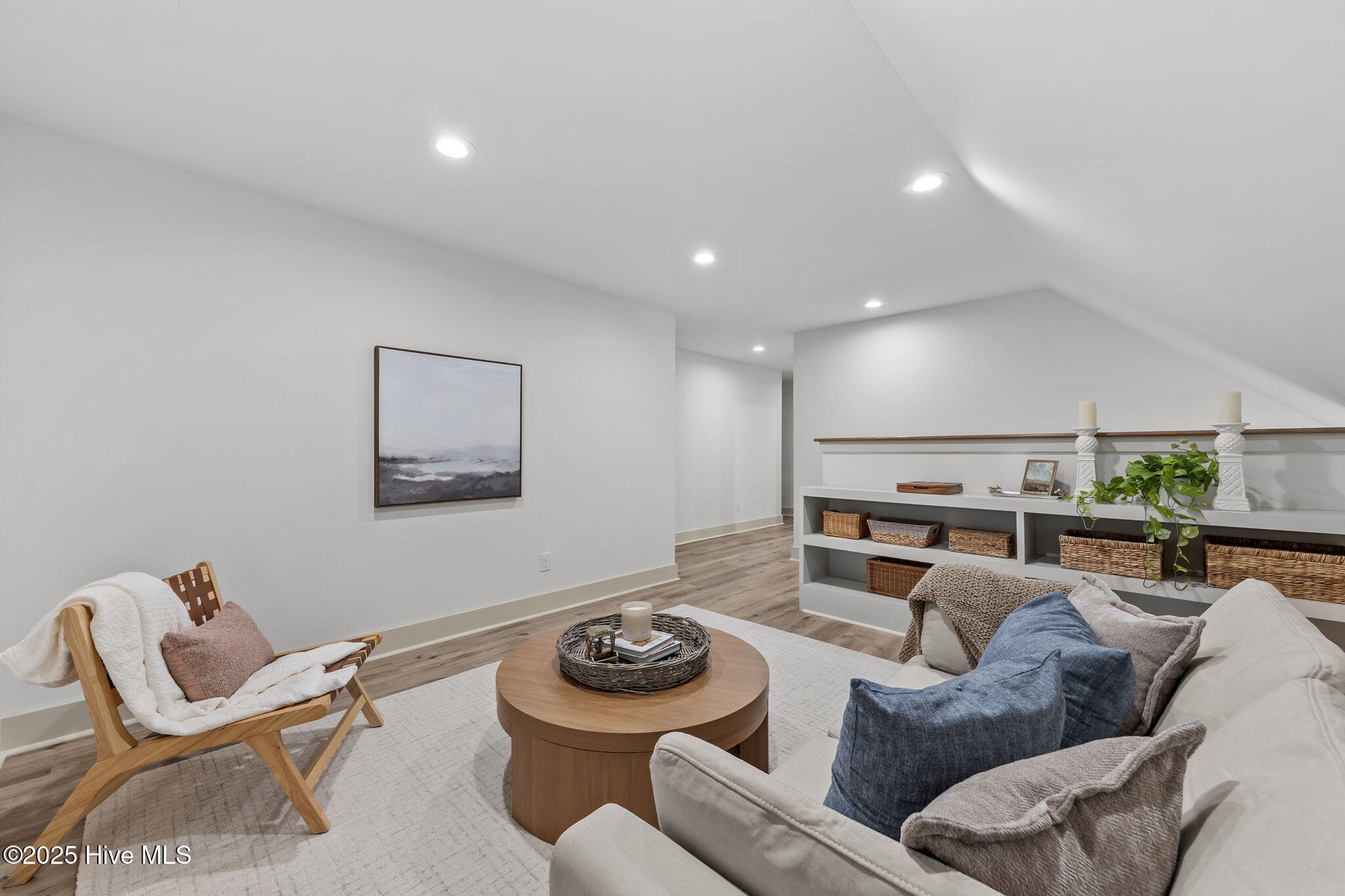2ndary Living Space