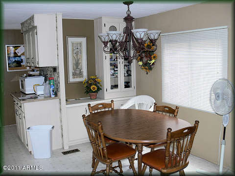 2115 Fishermans Road Overgaard, AZ 85933 - Photo 3 of 9 dining