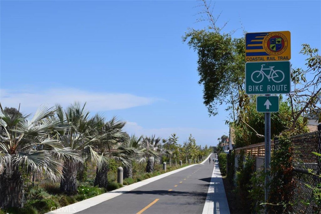 5572 Thoroughbred Street Oceanside, CA 92057 - Photo 35 of 38 a sign that is on the side of the road