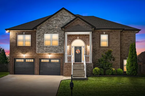 $560,000 | 316 Piedmont Place, Clarksville, TN 37043