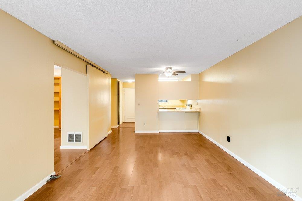 900 Southampton Road, Unit 11 Benicia, CA 94510 - Photo 11 of 36