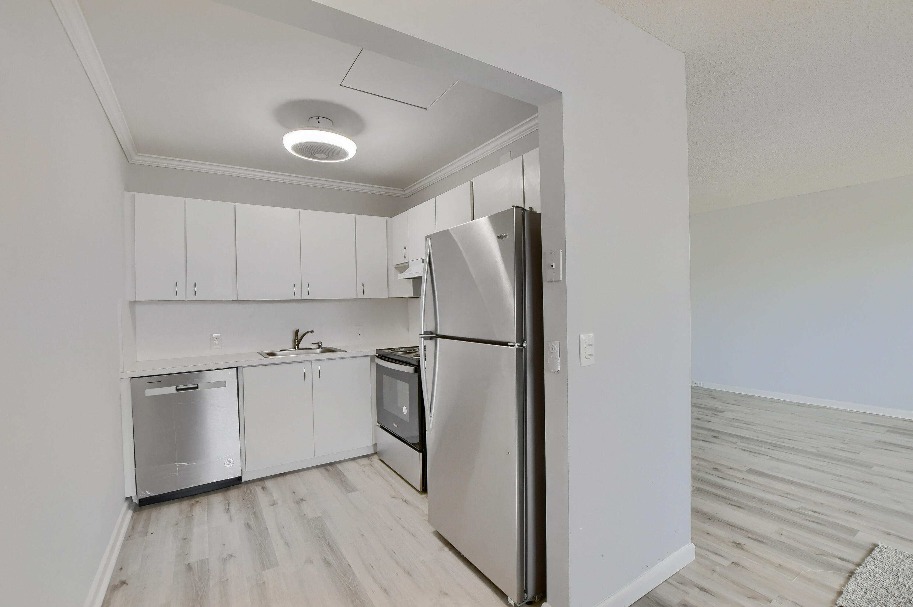 199 Brighton East Boca Raton, FL 33434 - Photo 2 of 23 EBF_3920-HDR(5)