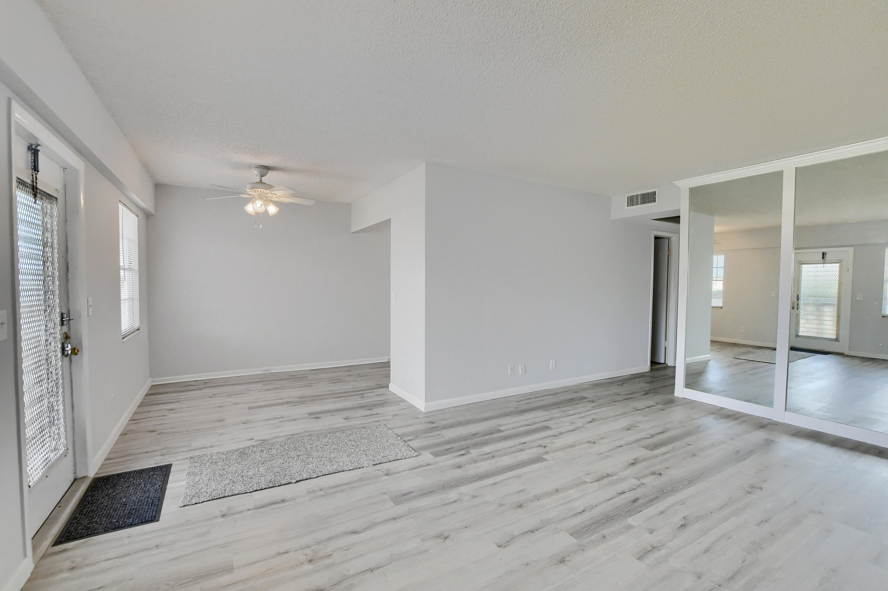 199 Brighton East Boca Raton, FL 33434 - Photo 5 of 23 EBF_3895-HDR(5)