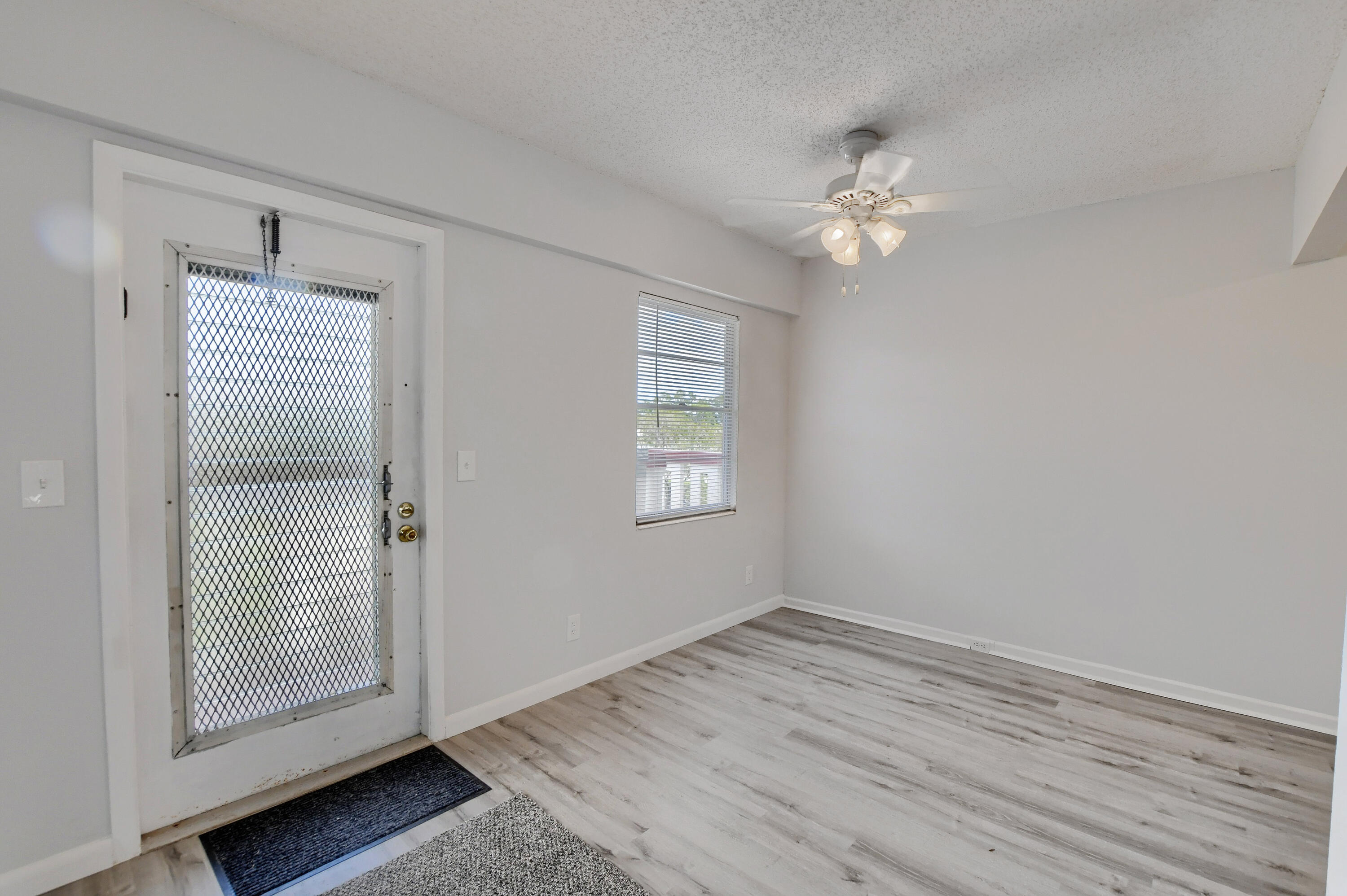 199 Brighton East Boca Raton, FL 33434 - Photo 8 of 23 EBF_3910-HDR(5)