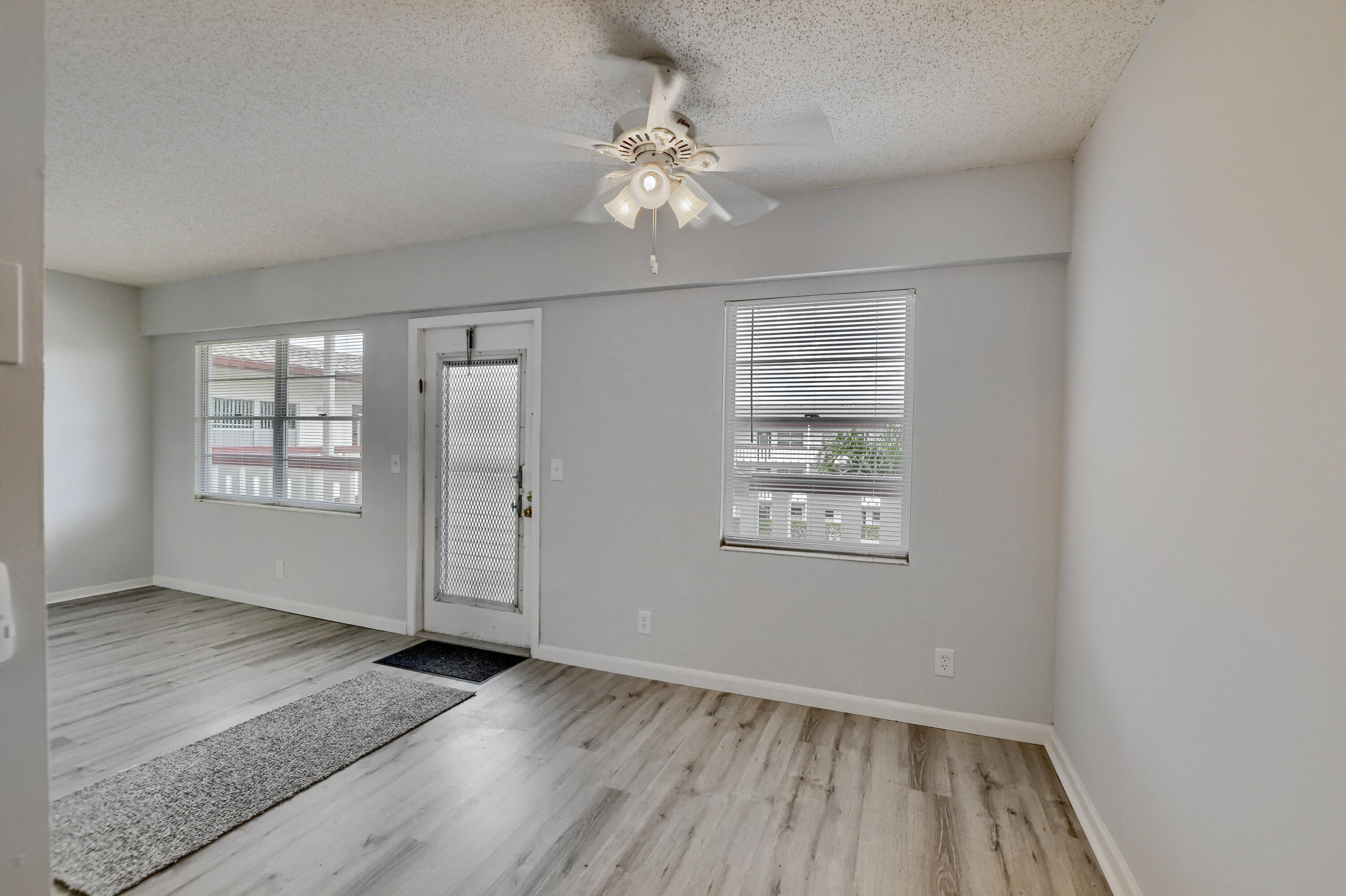 199 Brighton East Boca Raton, FL 33434 - Photo 9 of 23 EBF_3915-HDR(5)