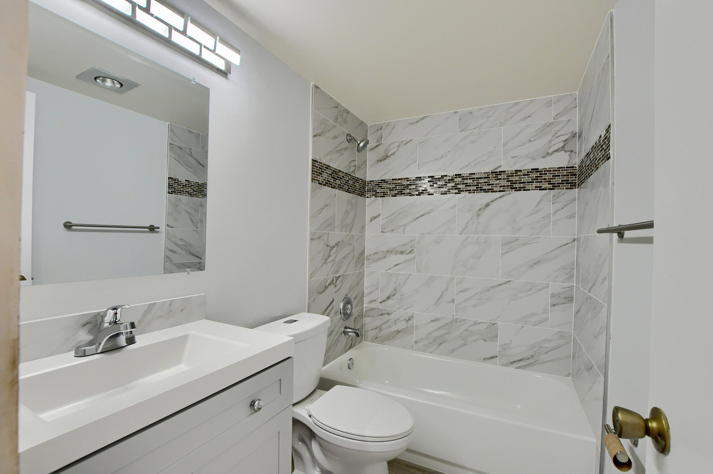 199 Brighton East Boca Raton, FL 33434 - Photo 10 of 23 EBF_3930-HDR(5)