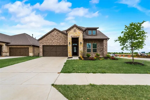 $399,990 | 6101 Brunswick Drive, Aubrey, TX 76227