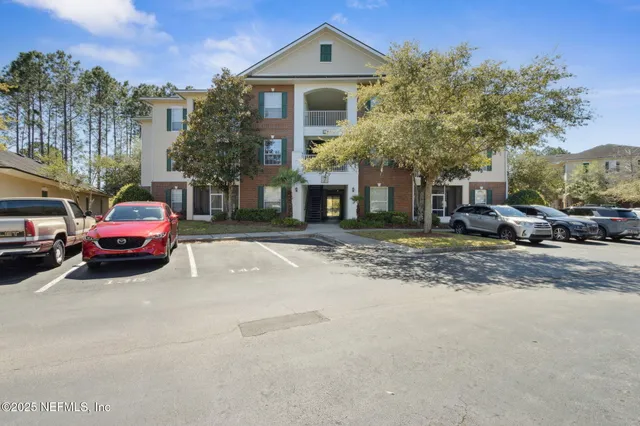 $179,000 | 785 Oakleaf Plantation Parkway, Unit 713, Orange Park, FL 32065