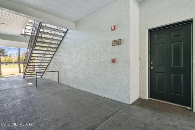 $179,000 | 785 Oakleaf Plantation Parkway, Unit 713, Orange Park, FL 32065