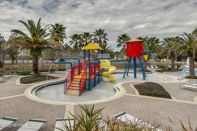 $179,000 | 785 Oakleaf Plantation Parkway, Unit 713, Orange Park, FL 32065