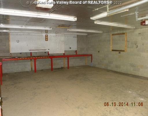 Garage.