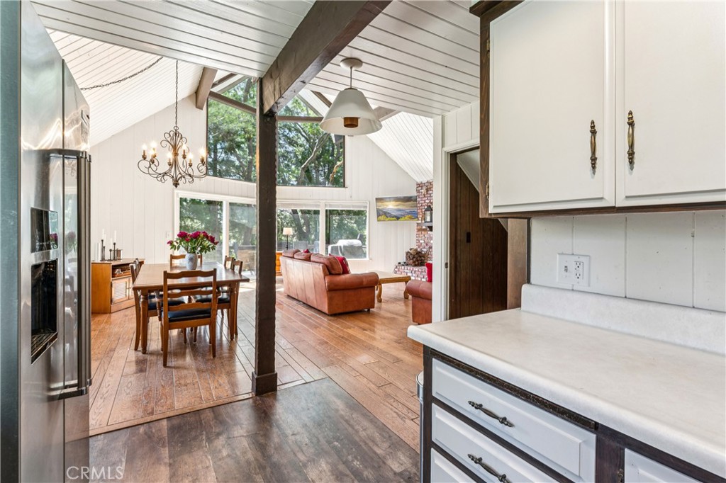 686 Grass Valley Road Lake Arrowhead, CA 92352 - Photo 14 of 55