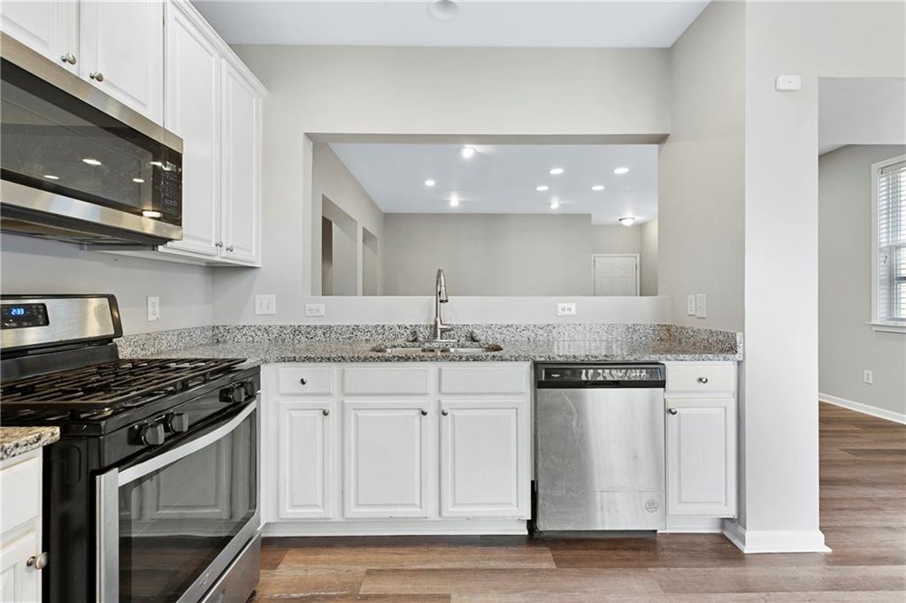 5430 Sable Bay Point Atlanta, GA 30349 - Photo 3 of 25