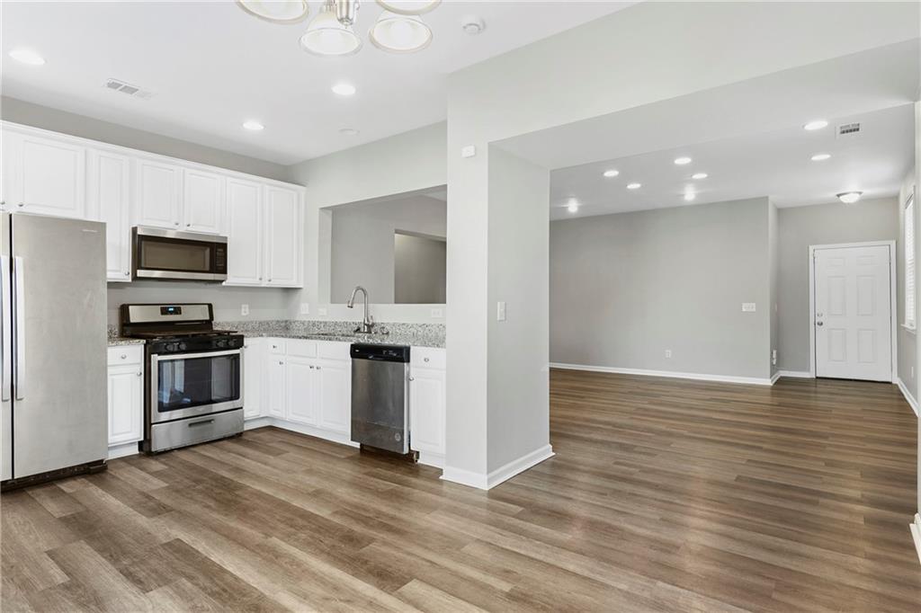 5430 Sable Bay Point Atlanta, GA 30349 - Photo 7 of 25