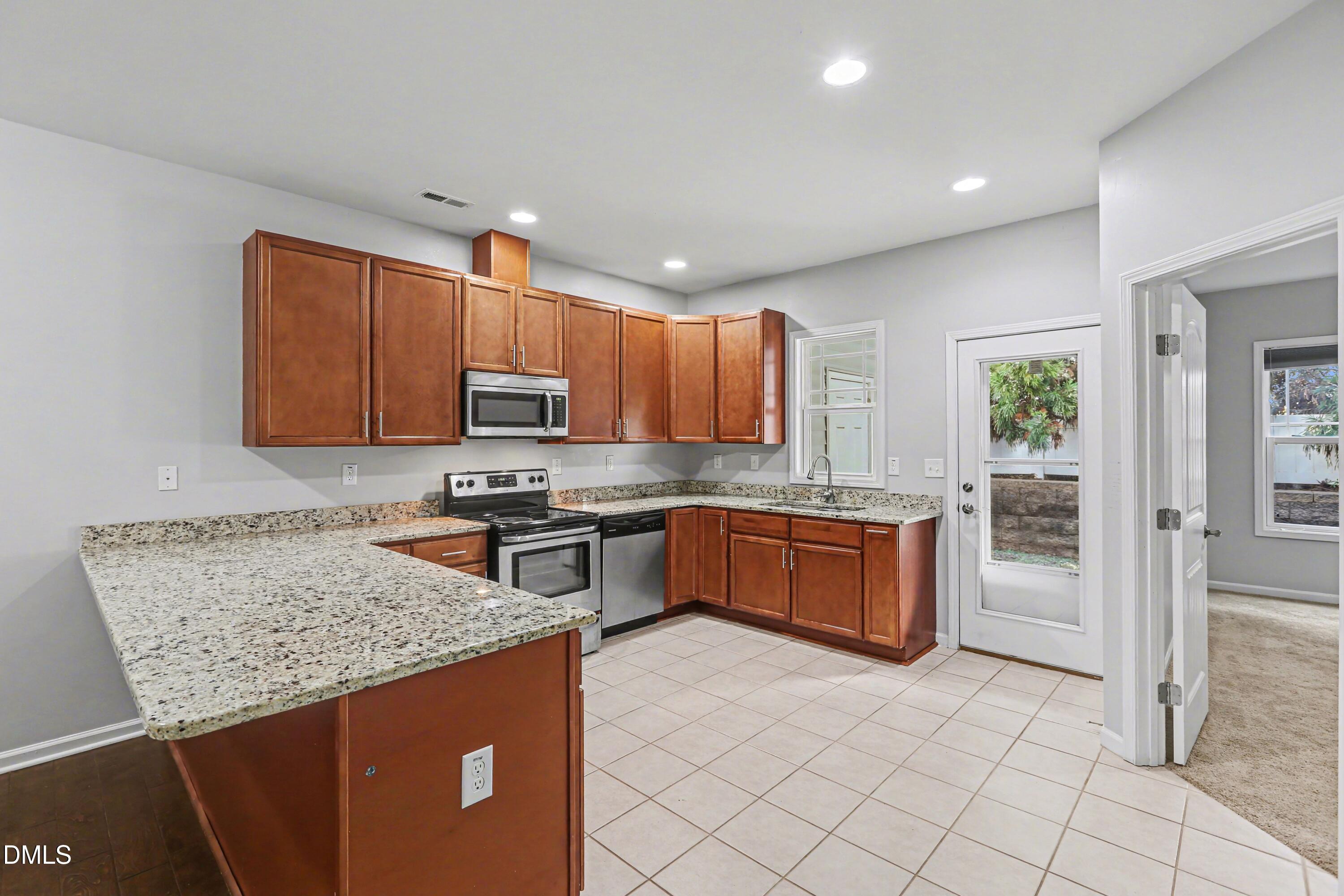6305 Yates Mill Pond Road Raleigh, NC 27606 - Photo 12 of 39 010_file_9880