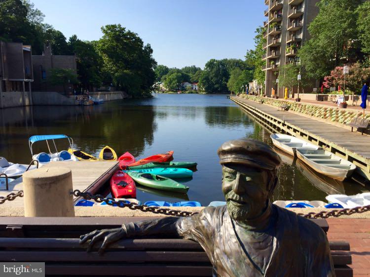 11268 Fairwind Way Reston, VA 20190 - Photo 46 of 51 Say hi to Bob when you visit the Plaza!