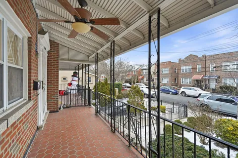 $999,888 | 1649 Lurting Avenue | Morris Park