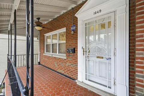 $999,888 | 1649 Lurting Avenue | Morris Park