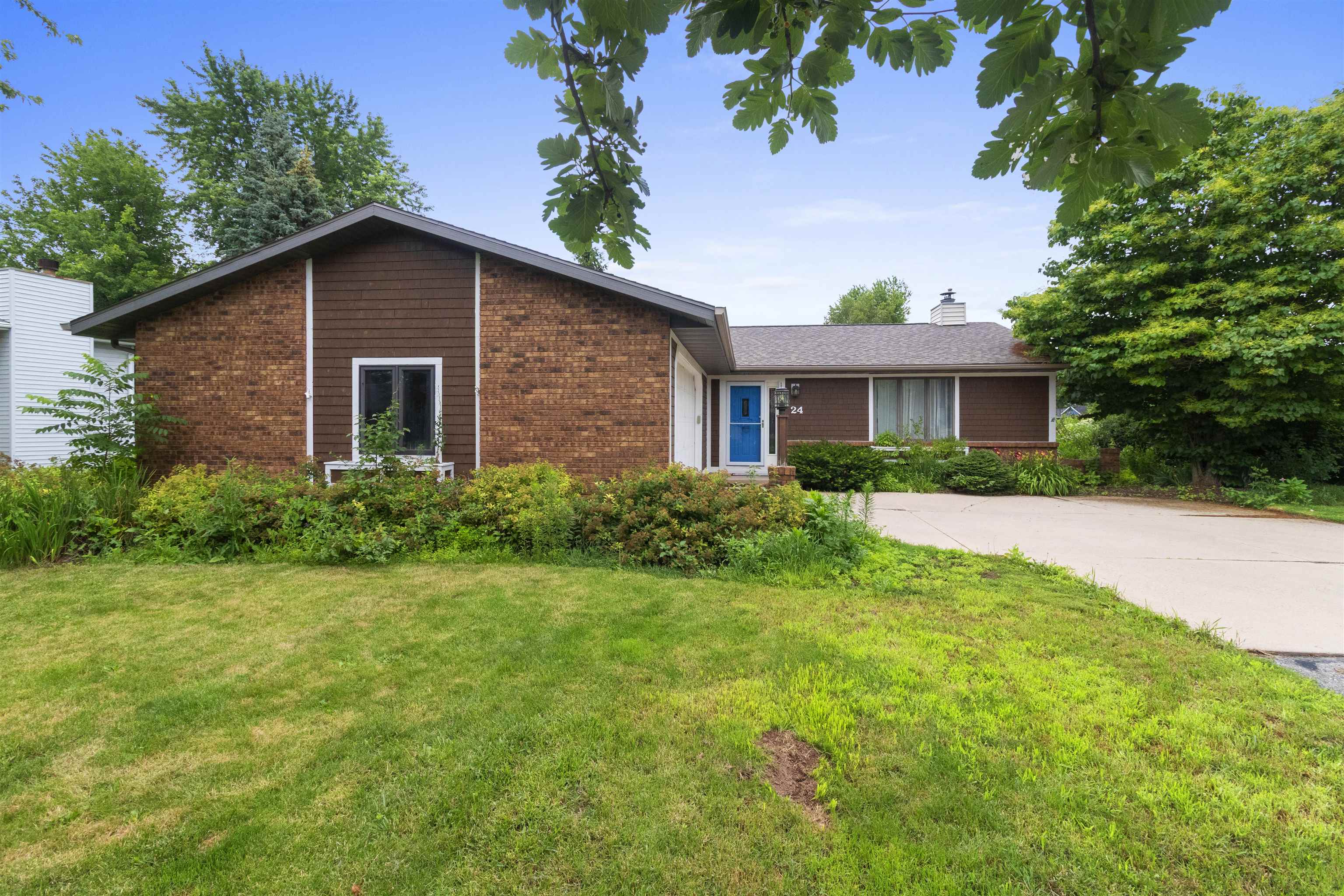 24 North Greves Court Appleton, WI 54914 - Photo 2 of 42