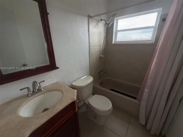 $2,050 | 120 Royal Palm Road, Unit 301, Hialeah Gardens, FL 33016