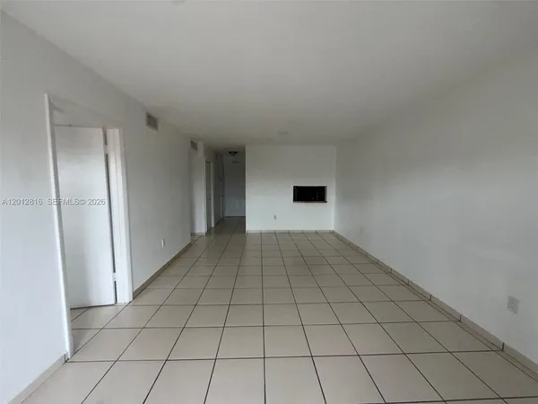 $2,050 | 120 Royal Palm Road, Unit 301, Hialeah Gardens, FL 33016