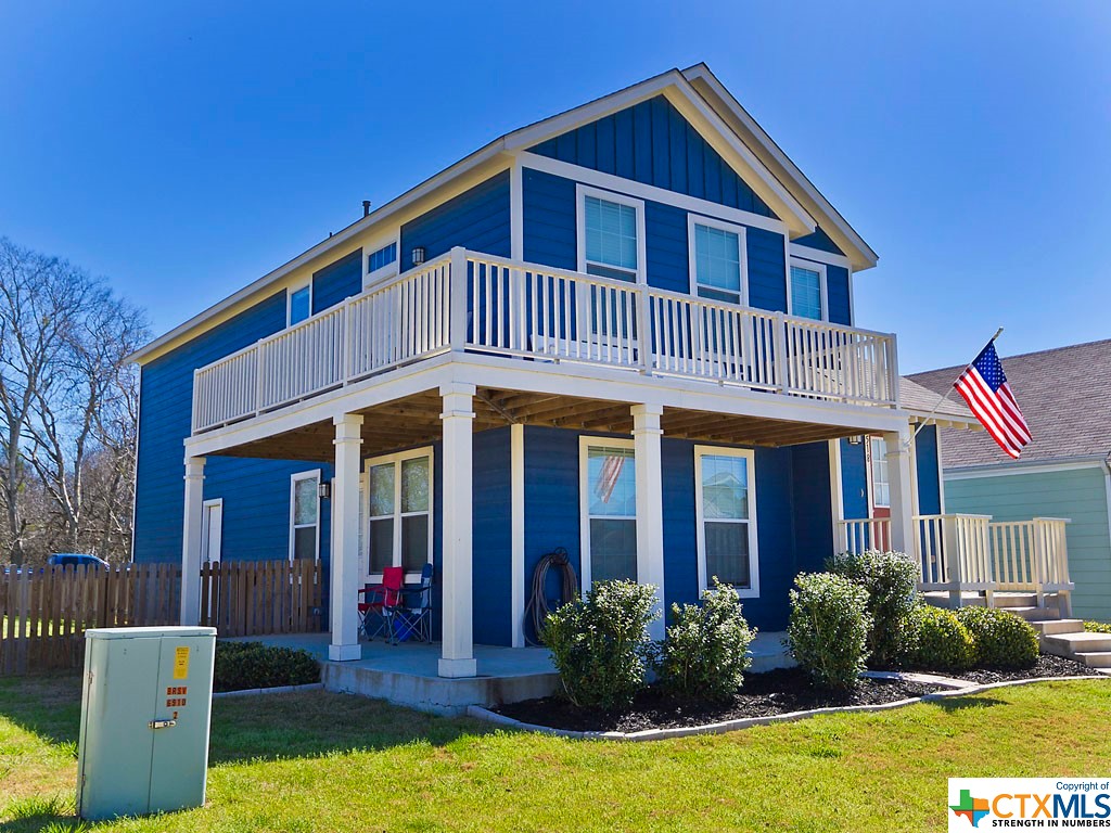 518 Shadow Point San Marcos, TX 78666 - Photo 1 of 1 a front view of a house with porch