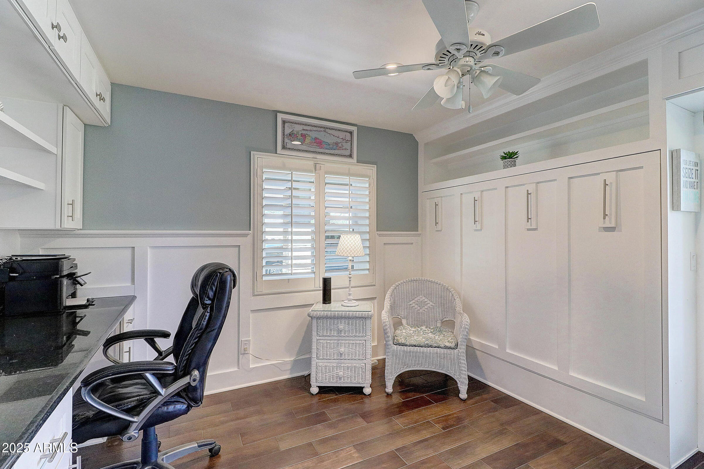 7732 West Wagoner Road Glendale, AZ 85308 - Photo 11 of 41 a workspace with furniture and a window