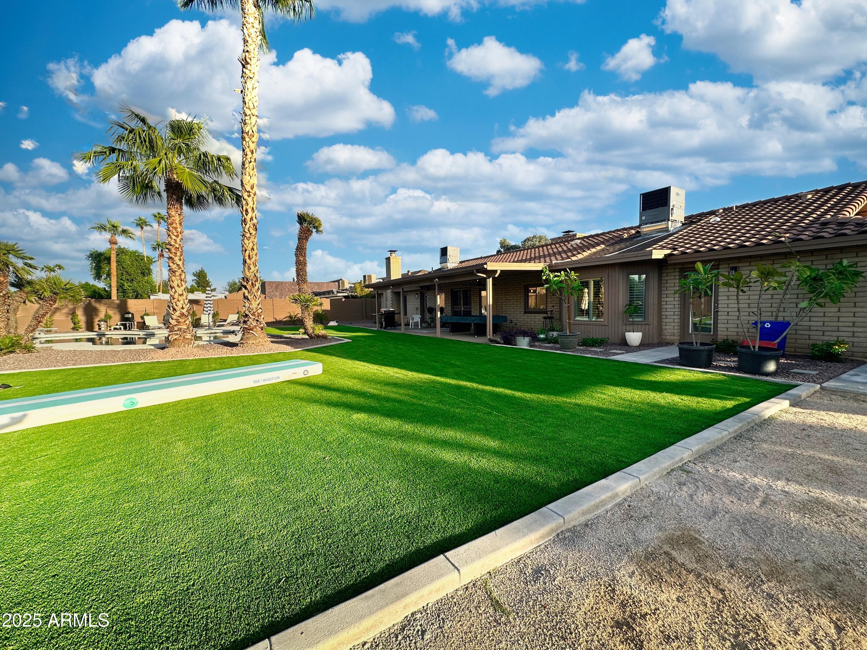 7732 West Wagoner Road Glendale, AZ 85308 - Photo 27 of 41 a front view of building with yard