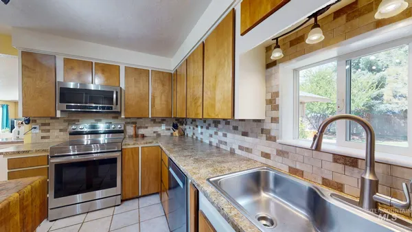 $540,000 | 1409 South 2000 East, Gooding, ID 83330