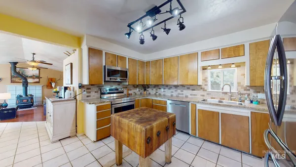 $540,000 | 1409 South 2000 East, Gooding, ID 83330