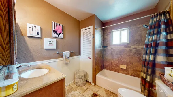 $540,000 | 1409 South 2000 East, Gooding, ID 83330