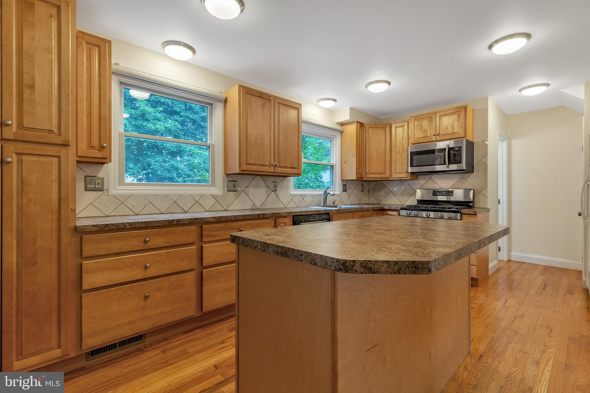 209 Demarest Road Moorestown, NJ 08057 - Photo 6 of 31 Gallery Image 6