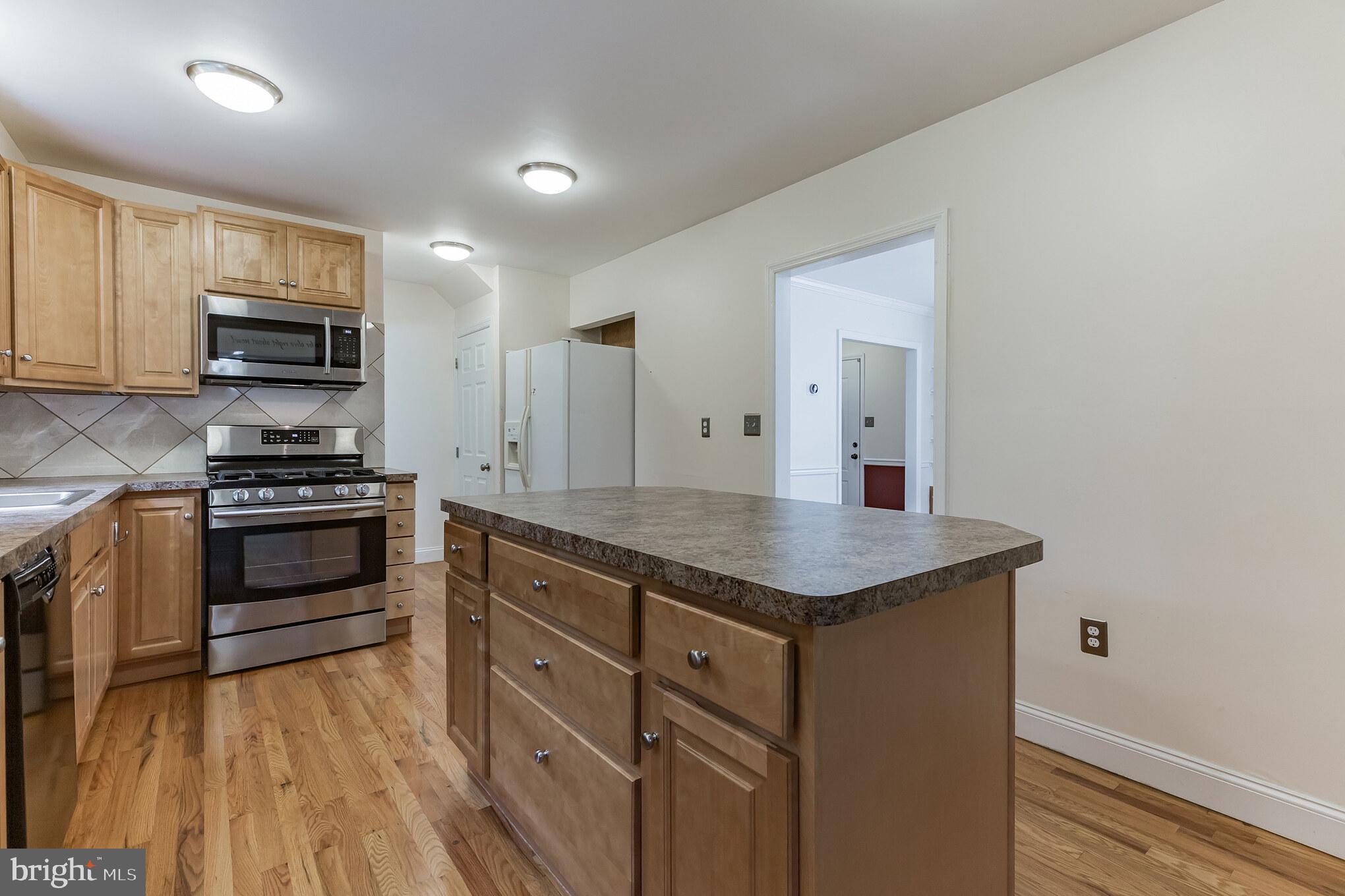 209 Demarest Road Moorestown, NJ 08057 - Photo 7 of 31 Gallery Image 7